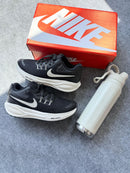 Nike Zoom Revolution x Preto/Branco