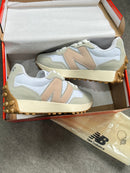 New Balance 327 x Branco/Nude