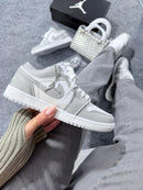 Nike Air Jordan Low x Branco/Cinza