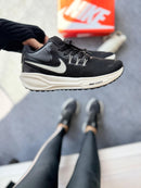Nike Zoom Revolution x Preto/Branco