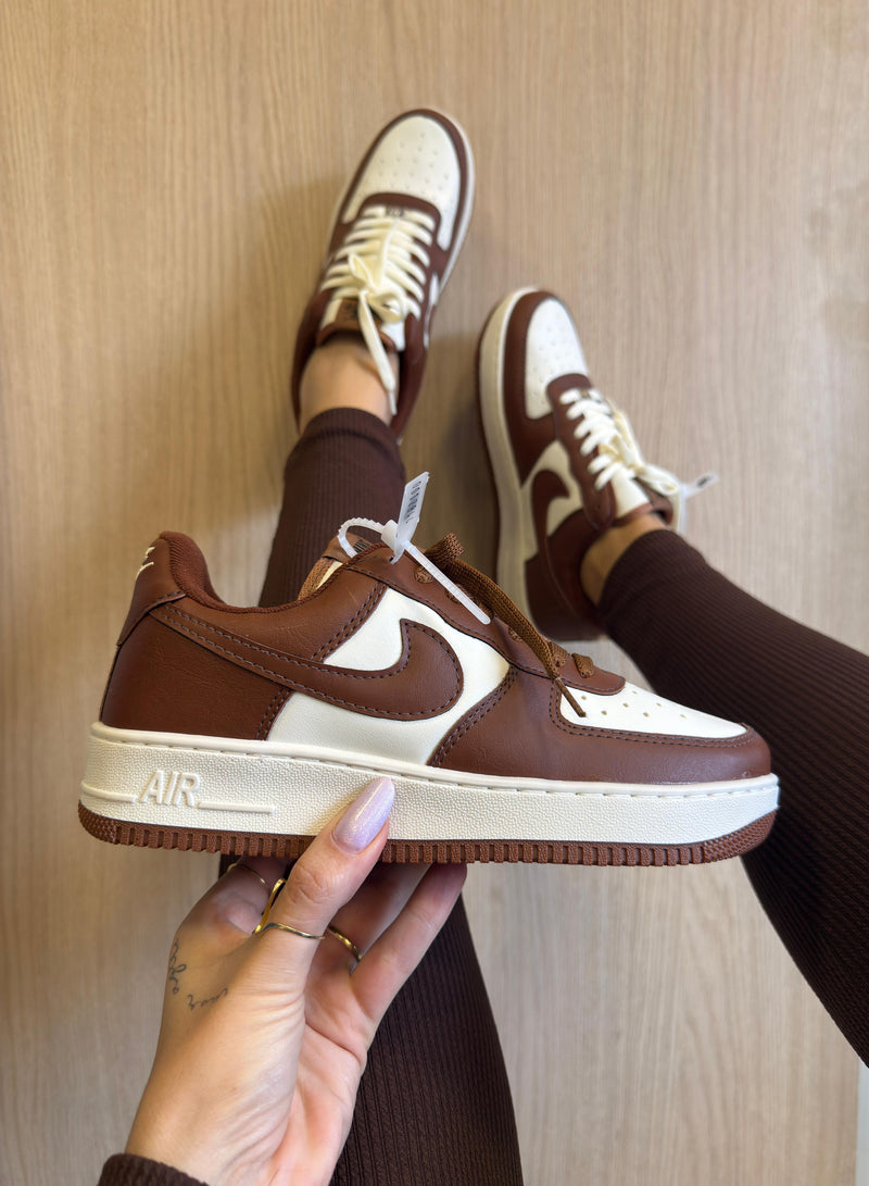 Nike Air Force x Marrom