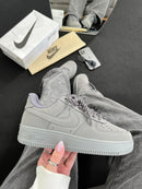 Nike Air Force x Cinza