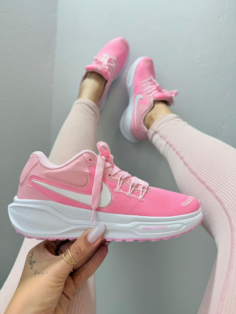 Nike Zoom Revolution x Rosa