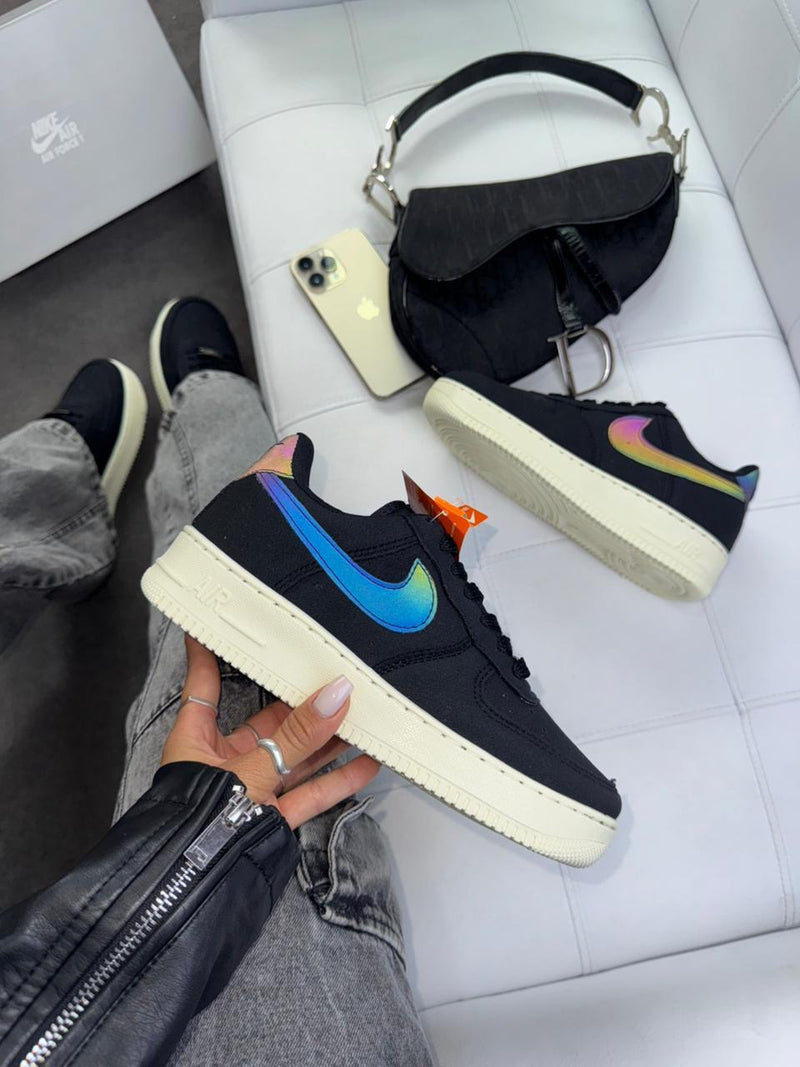 Nike Air Force x Preto/Holográfico