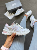New Balance 530 x Branco/Rosa Bebê