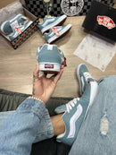 Vans Knu Skool x Azul e Branco